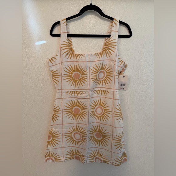 Billabong Dresses & Skirts - Billabong Linen Blend Dress Sun Print Size L NWT